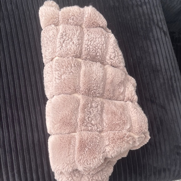 Cozy women’s Faux Fur Jacket - Cream - Picture 6 of 6